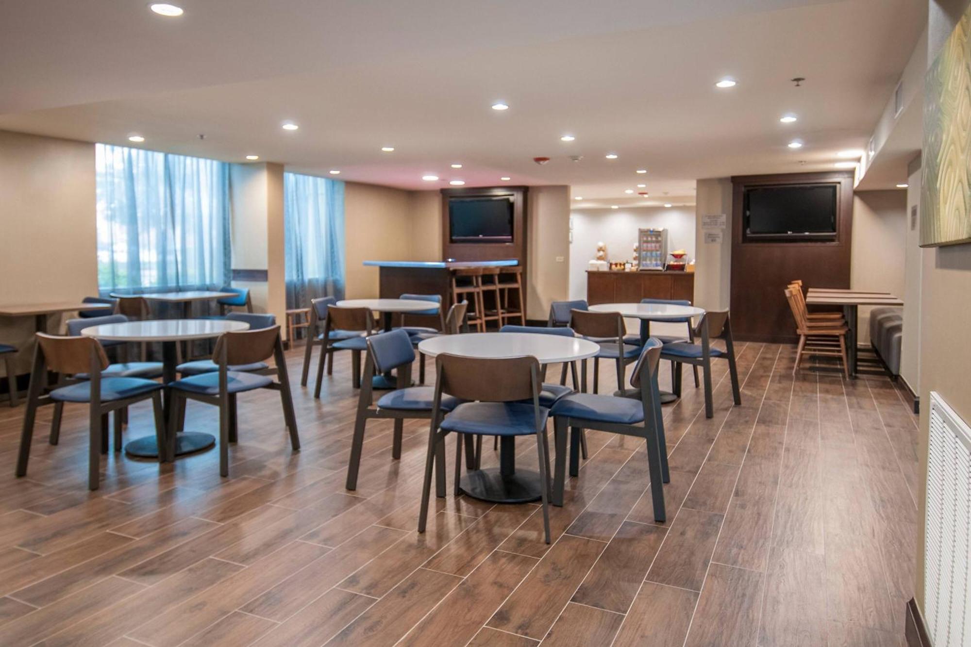 Fairfield & By Marriott Dallas Dfw Airport South/irving Hotel Irving